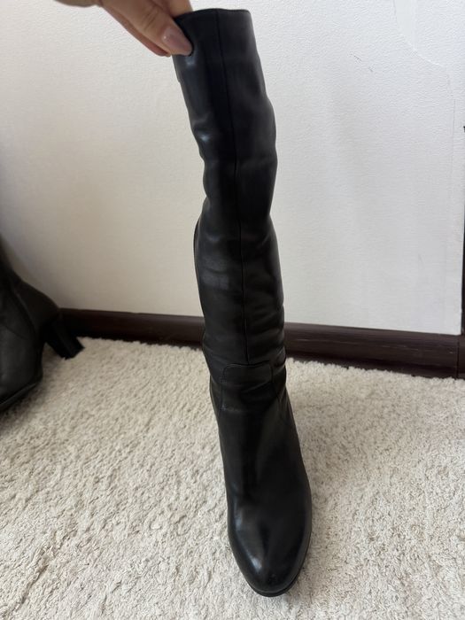 Продам кожаные сапоги Basconi