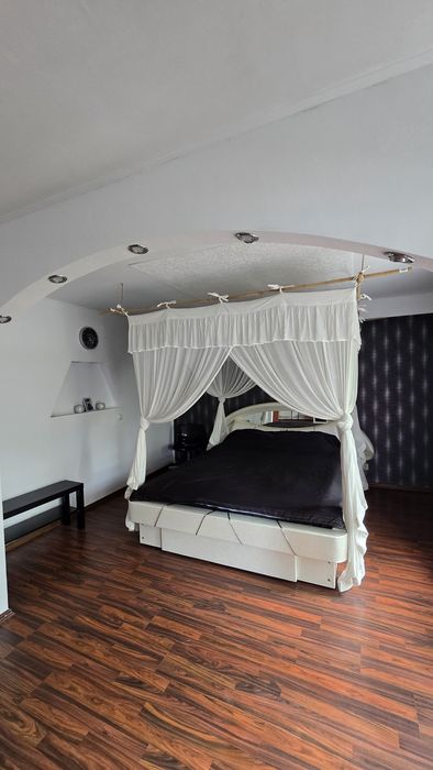 Casa individuala cu etaj, mobilata si utilata. Locatie excelenta!