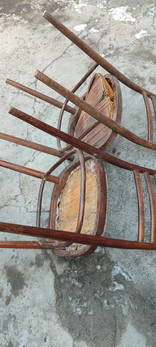 Стулья и тумбочка Советских времён