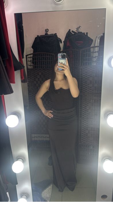 Разгрузка гардероба.