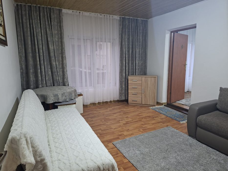 Chirie Rădăuți foarte spațioasă etaj unu la casă , pe strada spitalulu