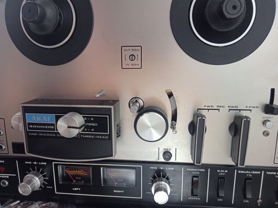 Lot 4 magnetoane Akai