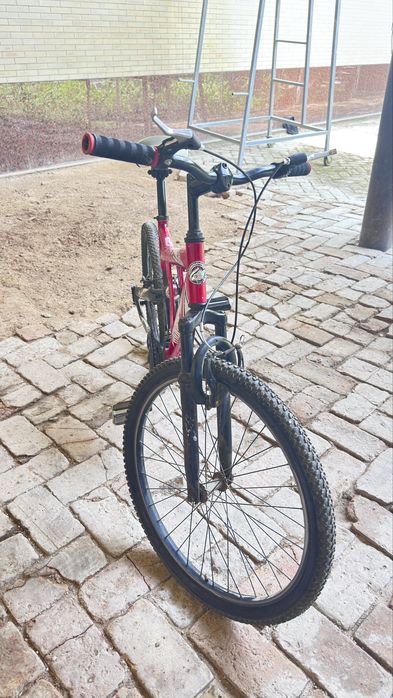 Velosiped sotiladi srochna kelishtirib beriladi