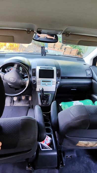 Toyota  Corolla Verso 2.2 136