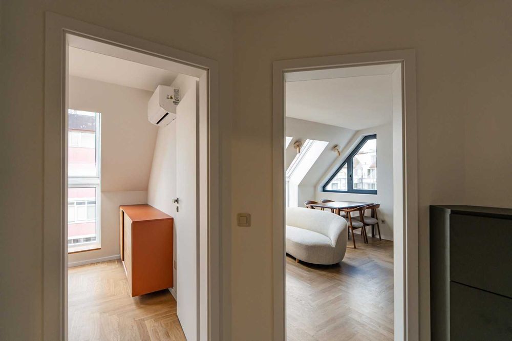 Продава се Двустаен апартамент в София, Център - 50 кв.м за 2234 €/кв.м - Снимка #3