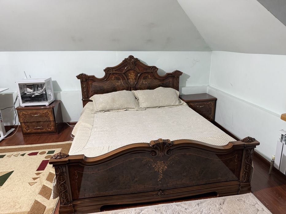 Продам спальный гарнитур со шкафом.