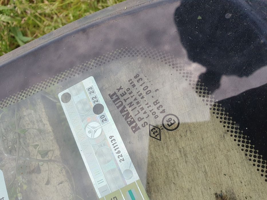 Челно стъкло Renault Scenic