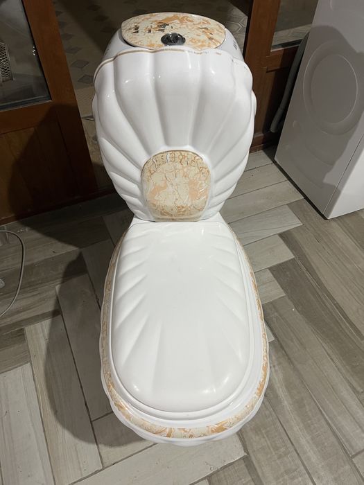 Унитаз сатамын, продаю унитаз