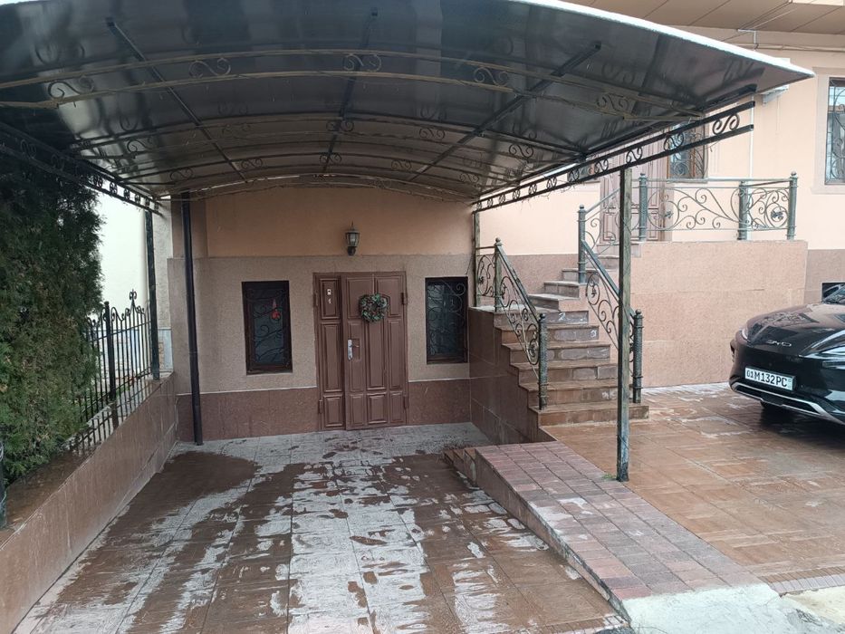 Nikitina xirmontepa 2 etaj uchastka sotiladi