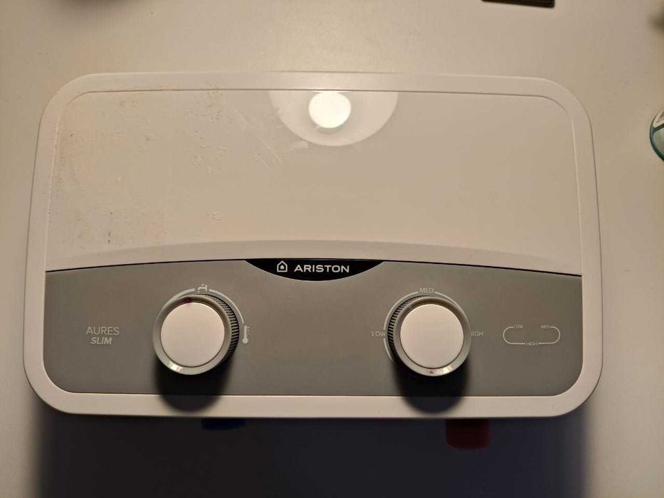 Incalzitor apa instant electric Ariston AURES SLIM FLOW - 5.5kw