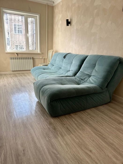 Продается диван  угловой в хорошем состояние