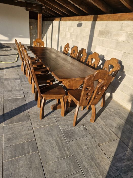 Masă din lemn masiv