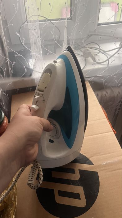 Продаю утюг