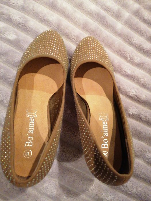 Pantofi cu pietricele