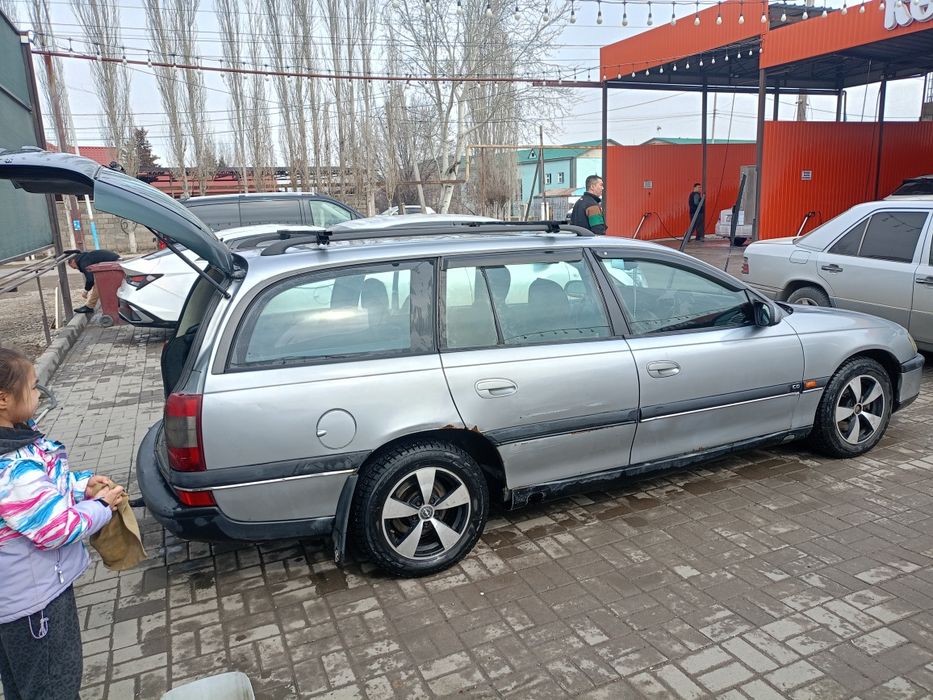 Продам Опель Омега универсал автомат