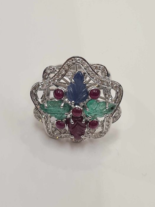 Set din aur alb 18k, cu diamante naturale, smaralde safire si rubine