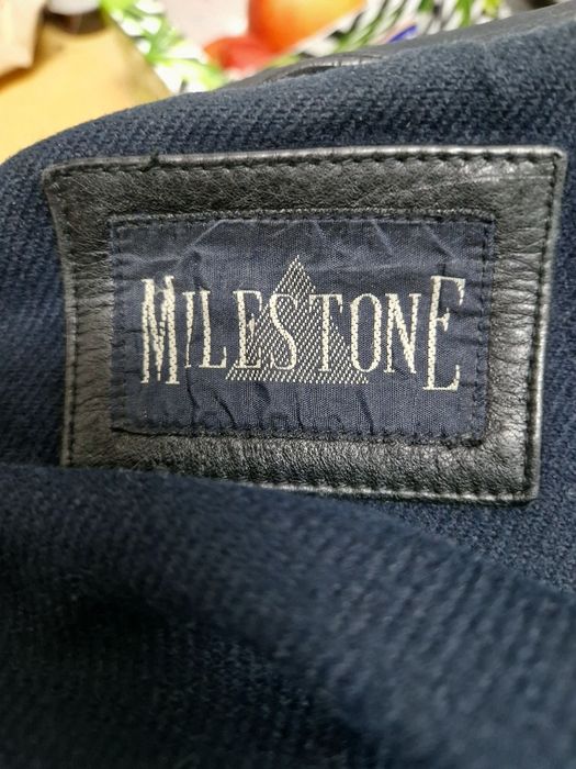 Geaca de piele naturală