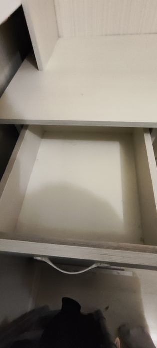 Продам письменный стол.