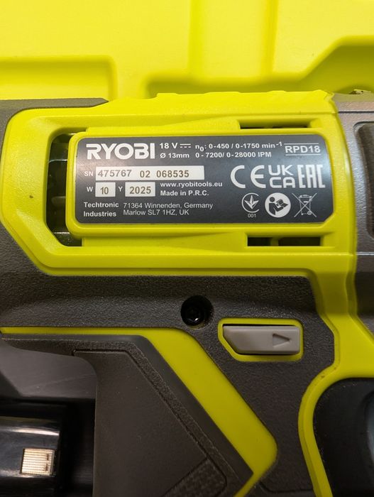 Mașină de găurit/înșurubat cu 2  acumulator + incarator RYOBI RPD18C1-