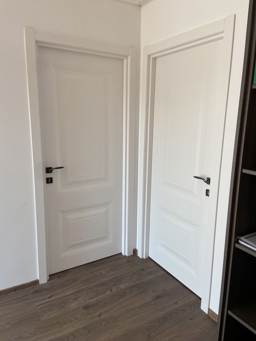 Vând 14 Usi din lemn de brad cu mdf