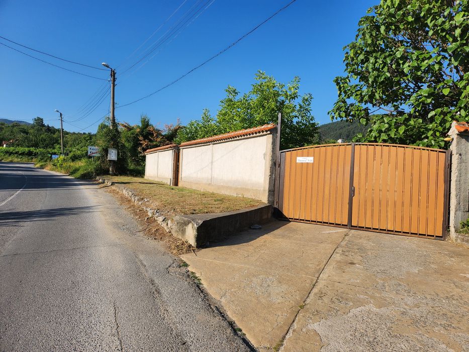 Продава се Къща в Кюстендил, Герена - 526 кв.м за 666 €/кв.м - Снимка #2