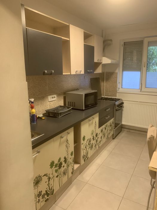 Persoană fizică inchiriez  apartament cu două camere Micro21