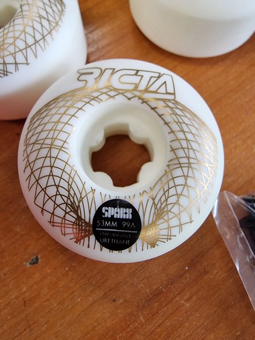 Birdhouse 8.25 професионален скейтборд