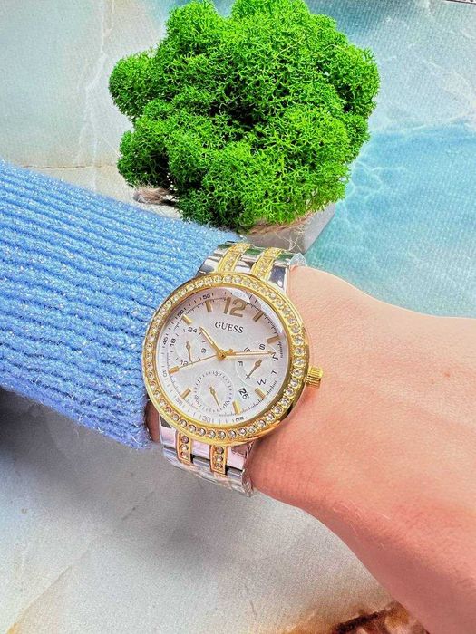 Ceas de mână damă Model 11 – Design Elegant – Cutie Cadou Inclusă