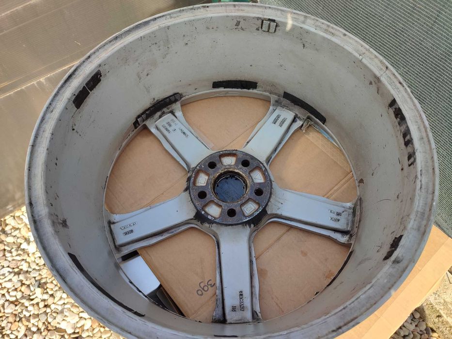 jante originale Volvo R 20 , anvelope de iarnă Pirelli :BONUS.