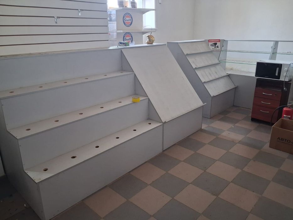 Продам ветрины разные