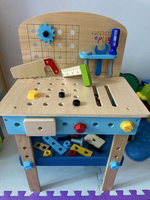 Masa de lucru pt copi si scule