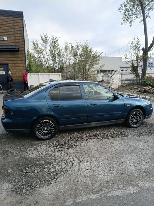 МАШИНА Nissan premiere