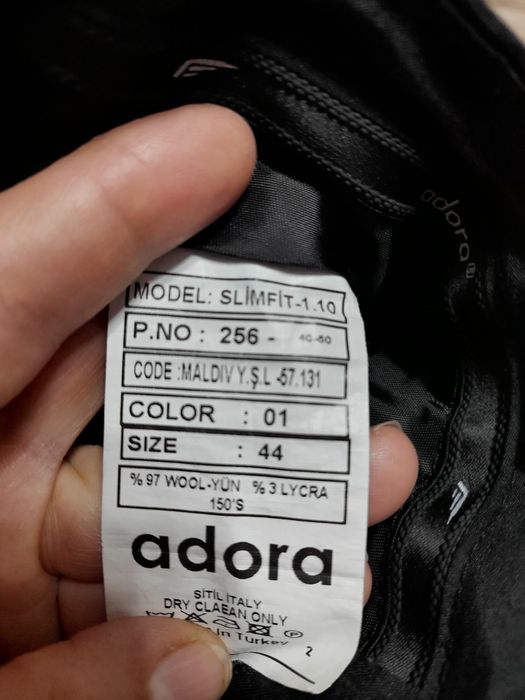 Pantaloni de costum barbatesc.