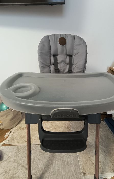 Vând scaun de masa bebe Maxi Cosi