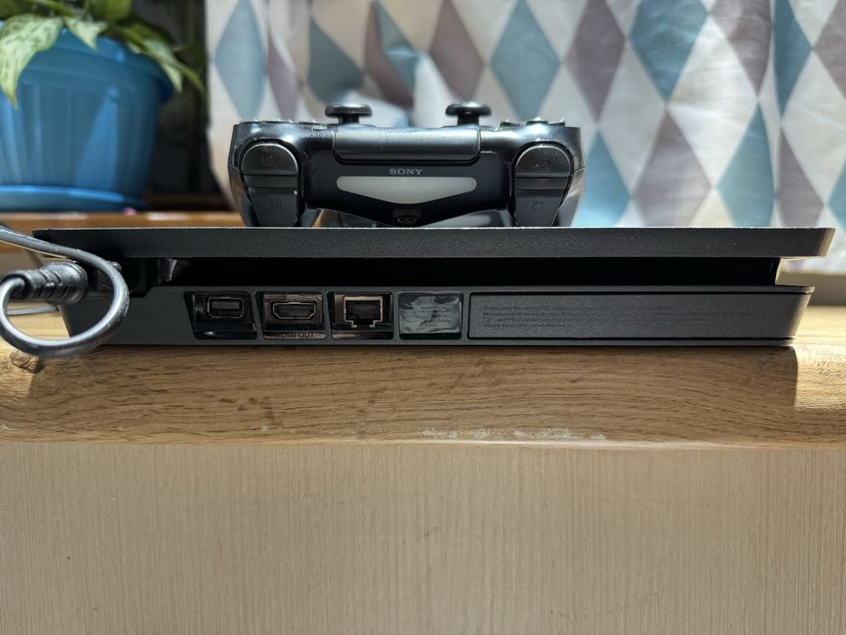 Sony playstation 4 slim