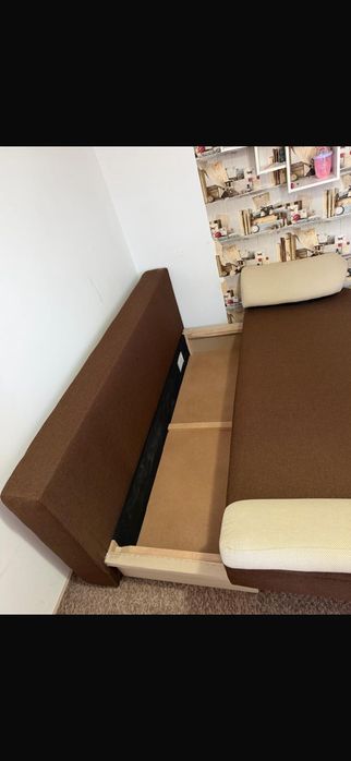 Canapea extensibilă cu ladă de depozitare