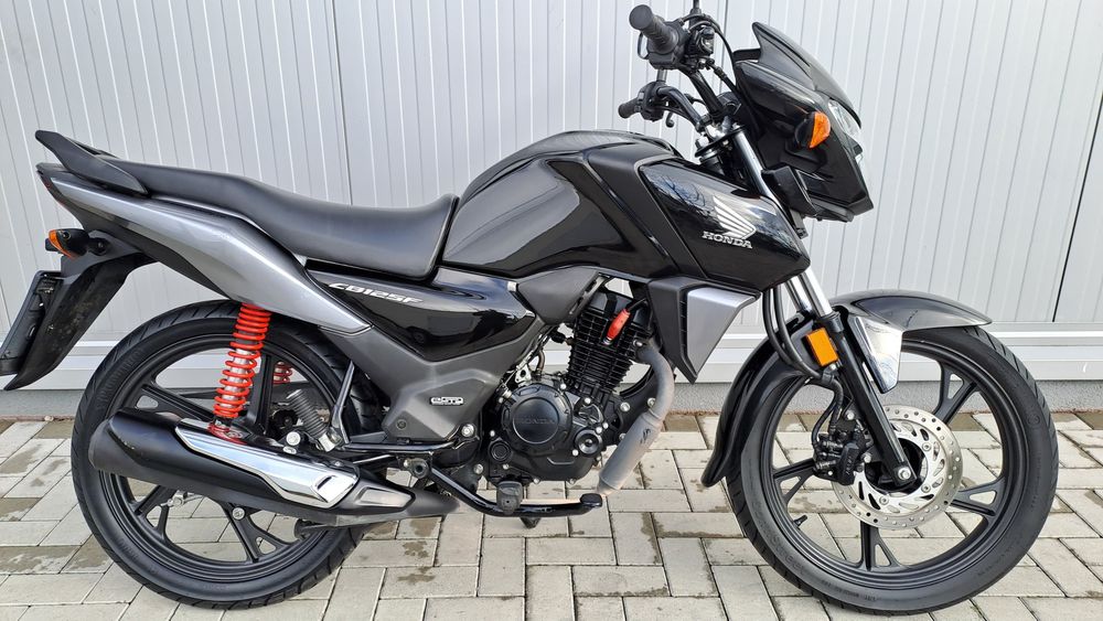 MotoFly Ploiești vinde Honda CB125F 2021