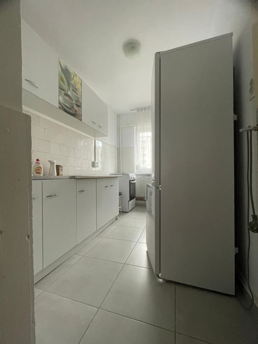 Inchiriez ap 3 camere dec 1 Mai/ Spital