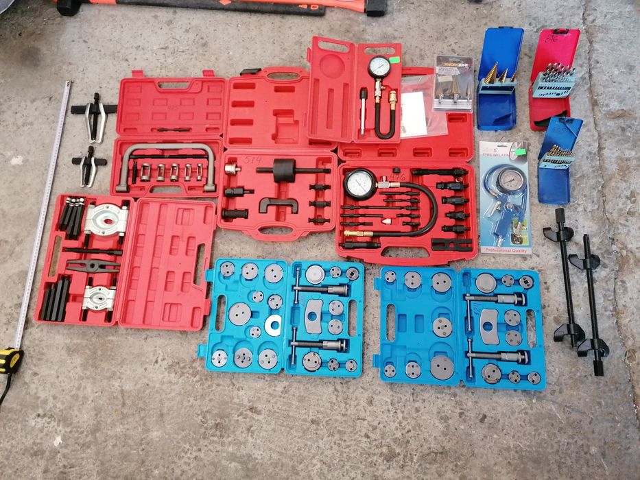 Комплект чашки за маслени филтри.Комплект за накладки,спирачни бутала