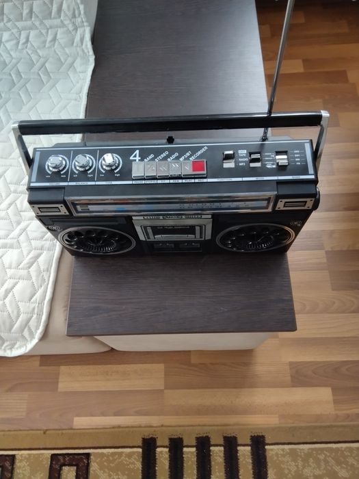 Продам кассетный стереомагнитоф