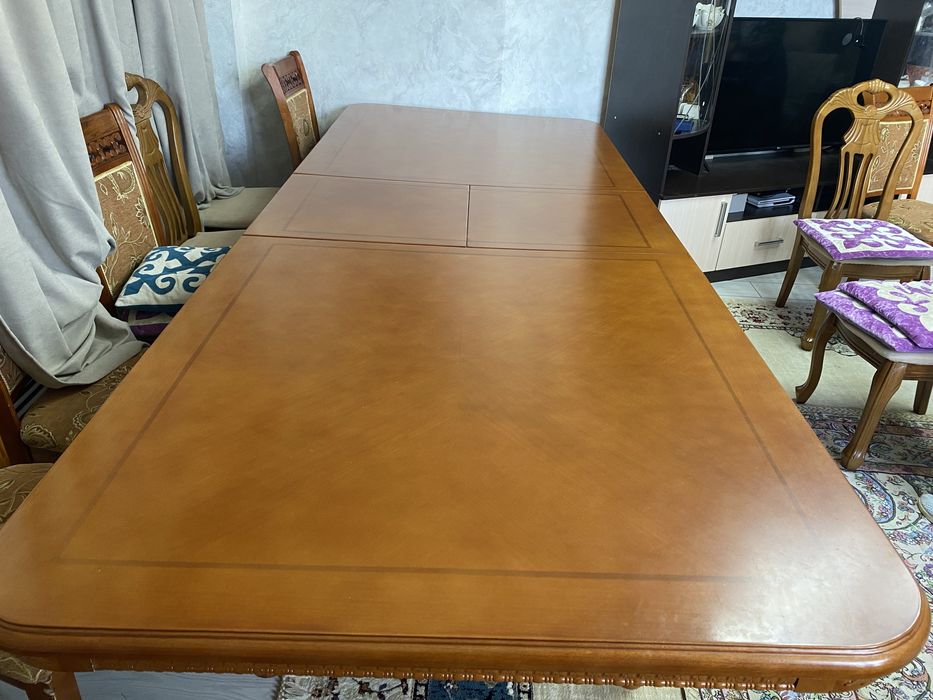 Стол для гостиной