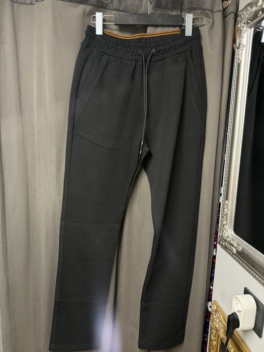 Мъжки екип нов L  номер