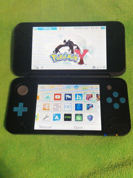 New Nintendo 2DS XL, modat 128gb, negru/albastru