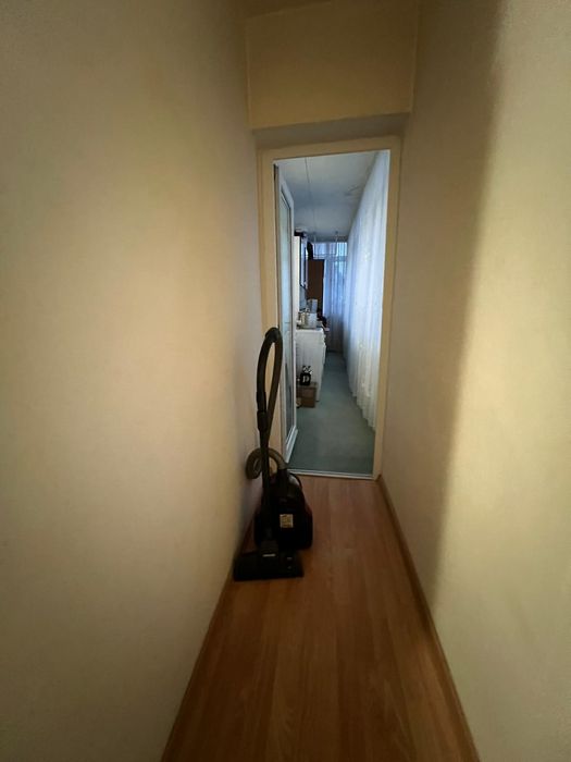 Vând apartament cu trei camere