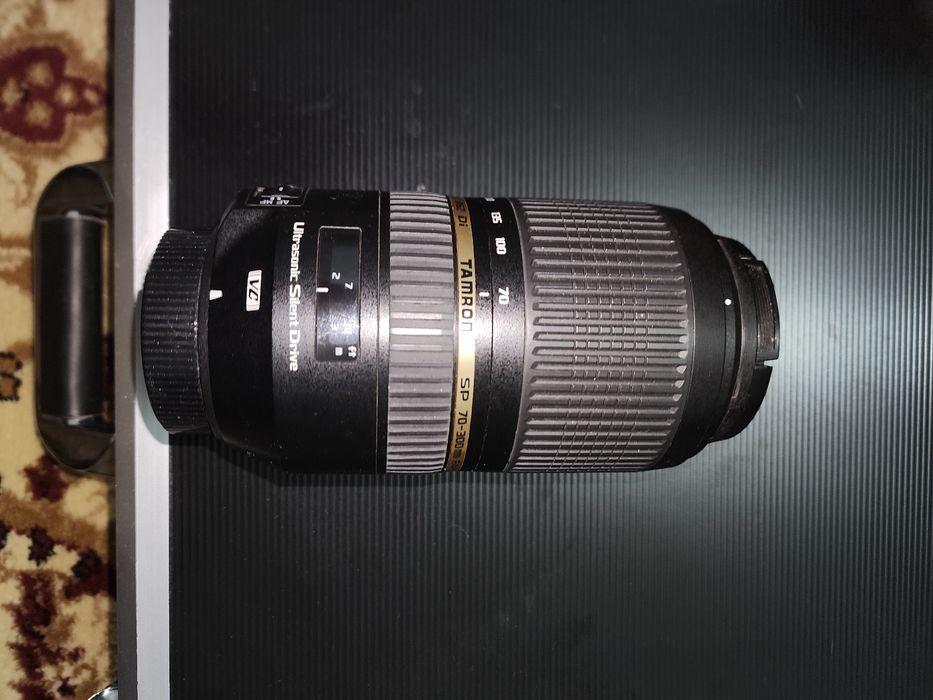 Объектив Tamron 70-30