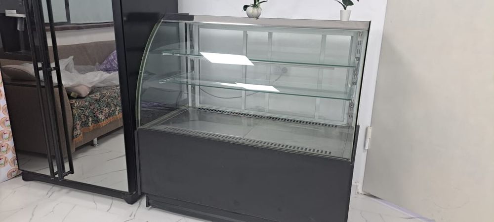 Кондитерский холодильник