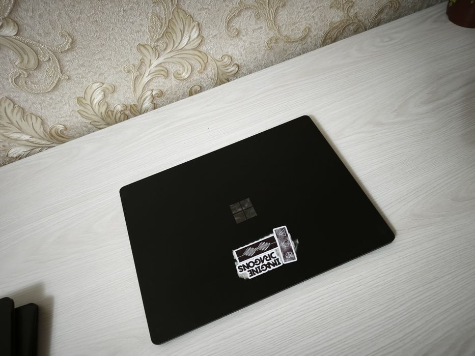Microsoft Surface Laptop 2 Alcantara