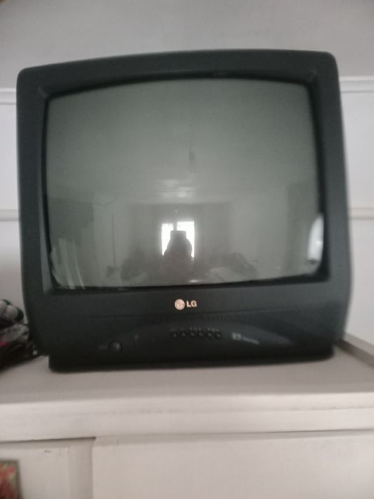 Телевизор , в отличном состоянии.