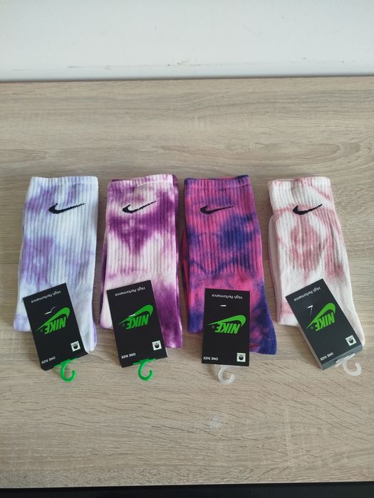 Patru perechi de șosete Nike mărime universală