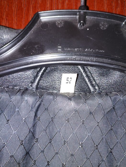 Vând paltoane din piele pt femei